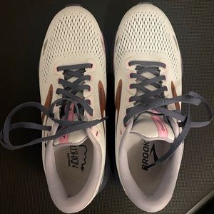 Brooks Ghost 15 women’s size 8